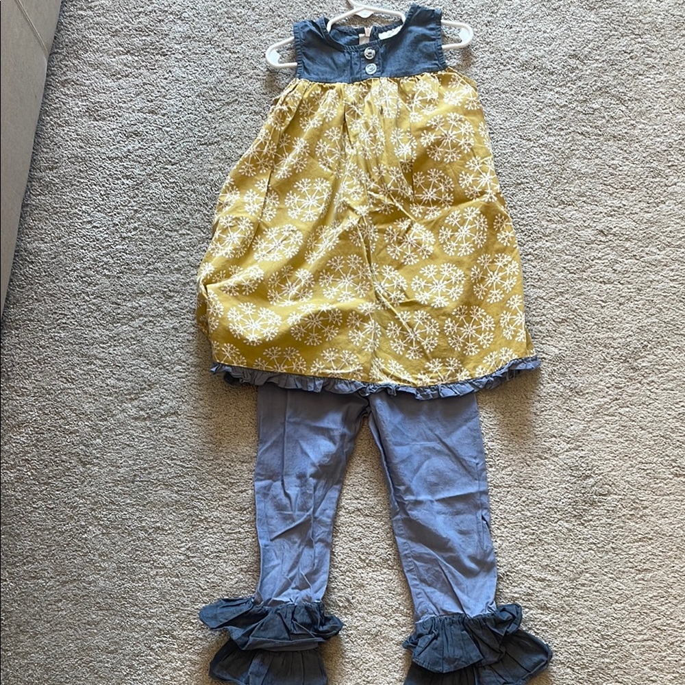 Vibrant Yellow and Blue Leggings for Active Days